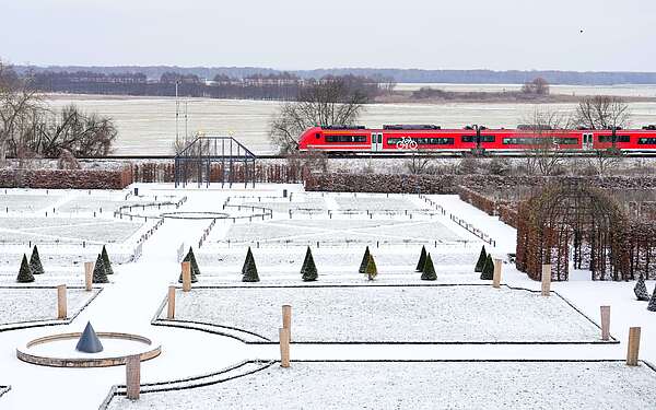 Regionalexpress bei Neuzelle