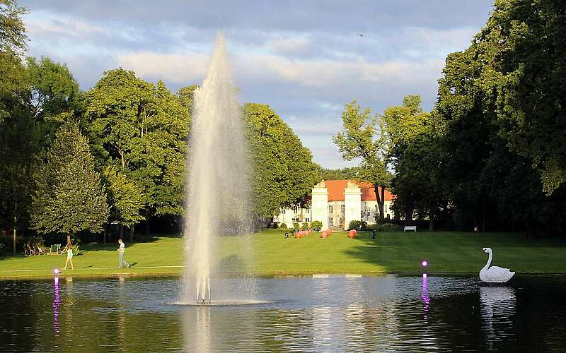 



    
        
                Schlosspark Oranienburg,
            
        
                Foto: TKO Tourismus und Kultur Oranienburg gGmbH/Kein Urheber bekannt
            
    
