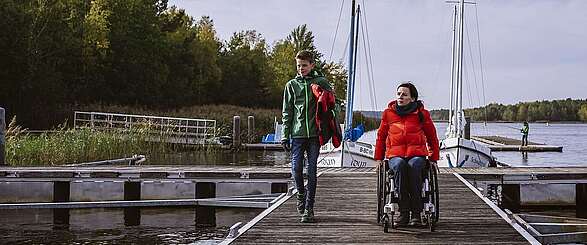 Barrierefreier Steg am Hafencamp