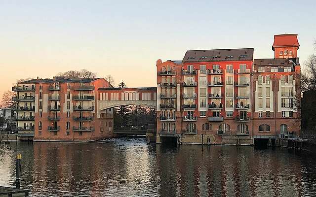 Wohnen am Wasser: Ehemalige Industriebauten in Brandenburg an der Havel sind nun Wohnungen