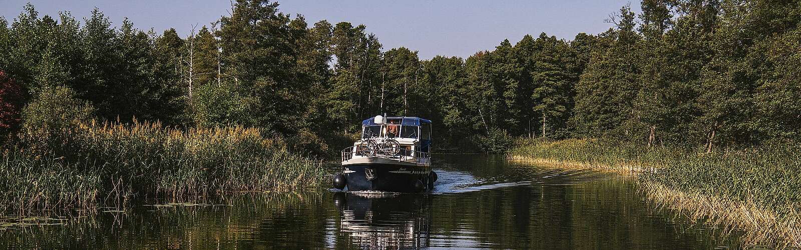 Hausboot in der Wasserlandschaft,
        
    

        Foto: Fotograf / Lizenz - Media Import/Madlen Krippendorf