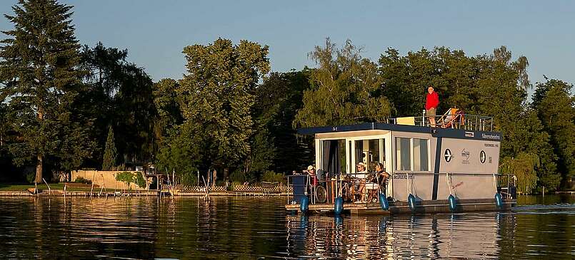 Hobbykapitän im Rolli im Dahme-Seenland