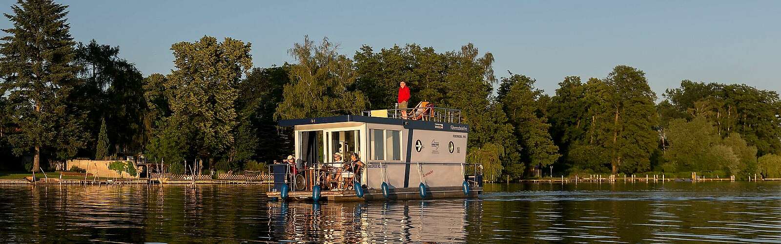 Barrierefreie Hausboottour,
            
        
                Foto: TMB Tourismus-Marketing Brandenburg GmbH/Yorck Maecke