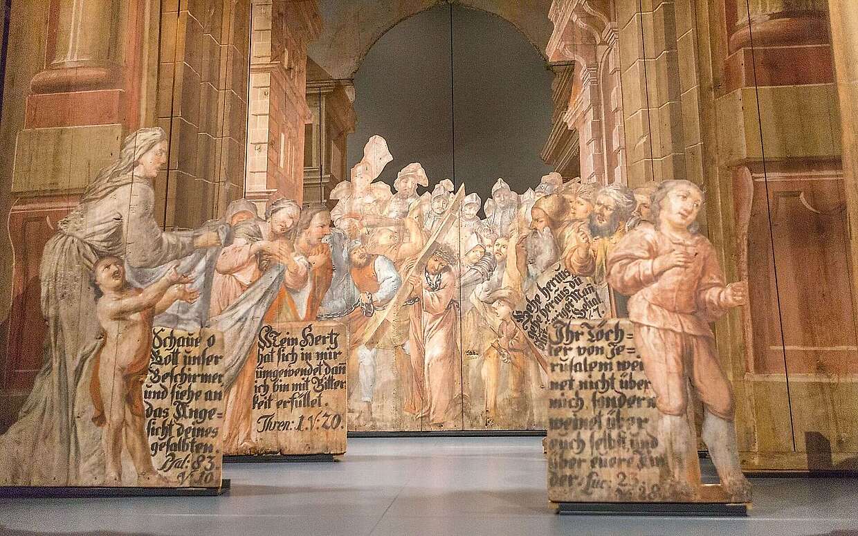 Die Szene „Die Kreuztagung“ im Himmlischen Theater in Neuzelle.