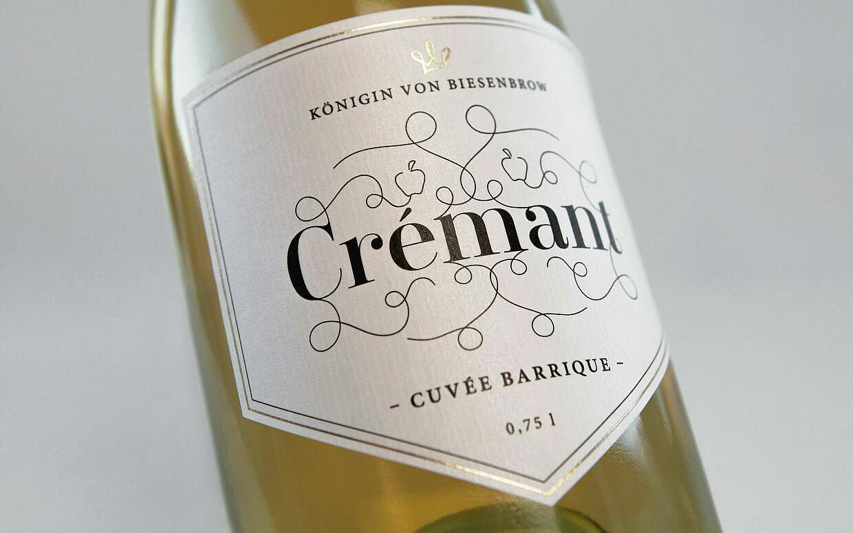 Fertig etikettiert geht der Apfelcrémant in den Verkauf. 