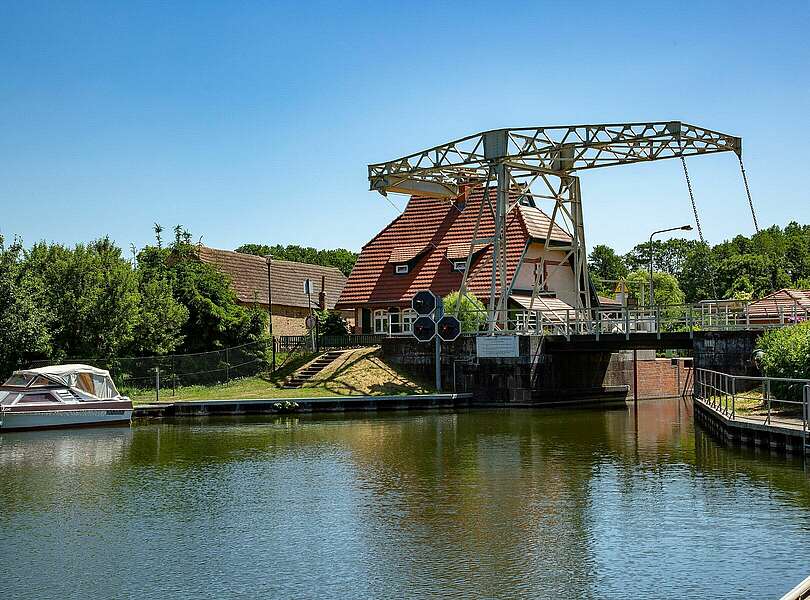 Klappbrücke in Altfriesack