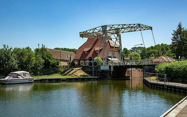 Klappbrücke in Altfriesack