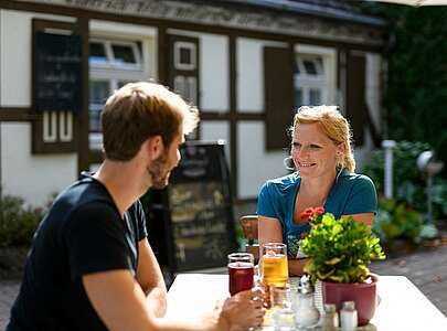 Paar im Restaurant Fontanehaus