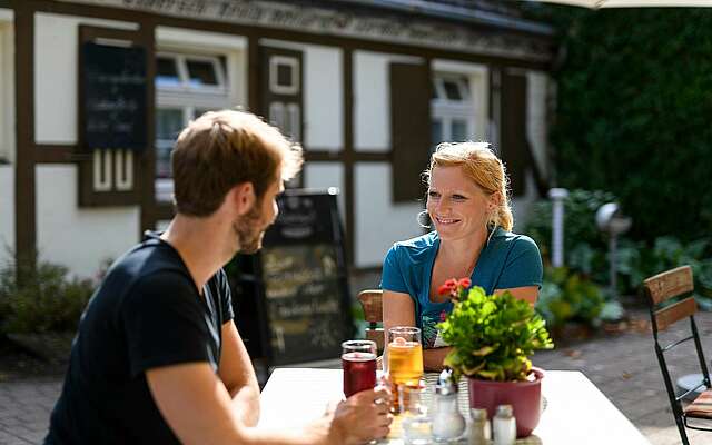 Paar im Restaurant Fontanehaus