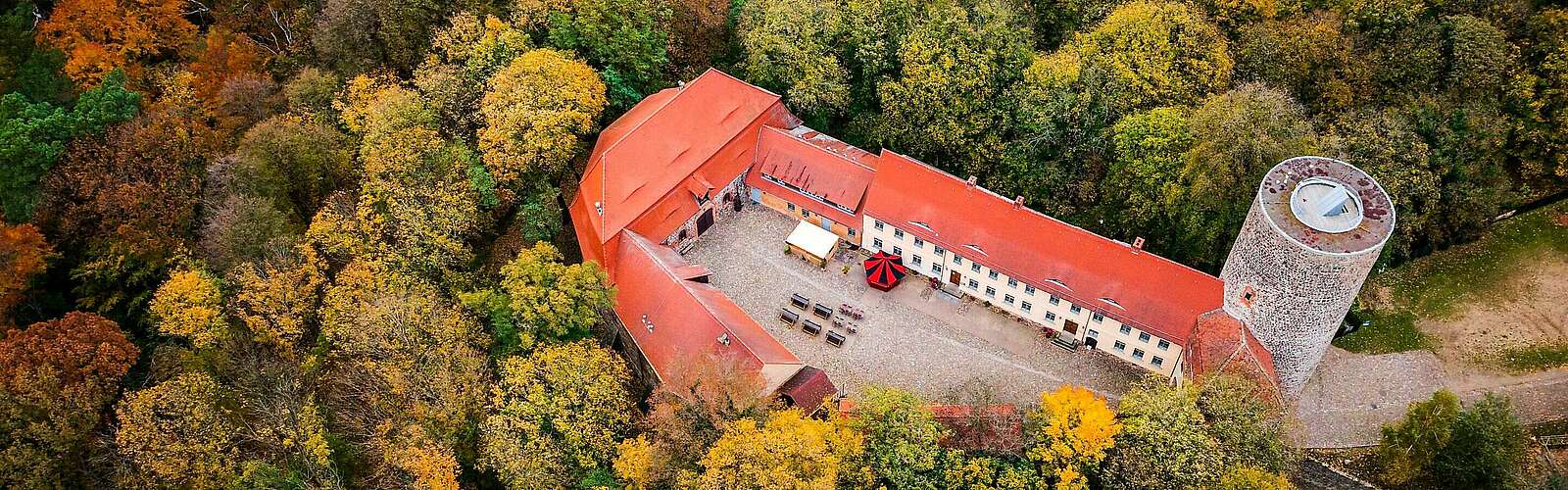 Burg Rabenstein im Herbst,
            
        
                Foto: TMB Tourismus-Marketing Brandenburg GmbH/Julian Hohlfeld