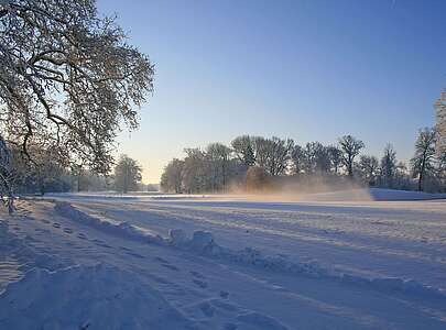 Verschneiter Schlosspark in Neuhardenberg