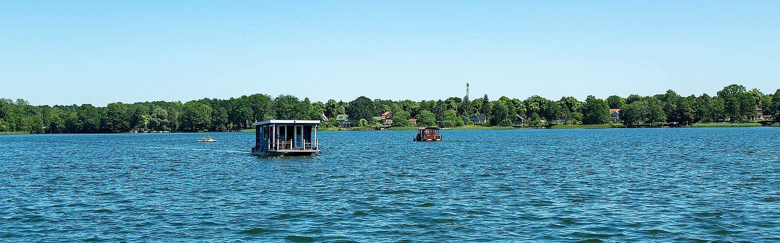 Hausboot auf dem Ruppiner See,
            
        
                Foto: TMB Tourismus-Marketing Brandenburg GmbH/Steffen Lehmann