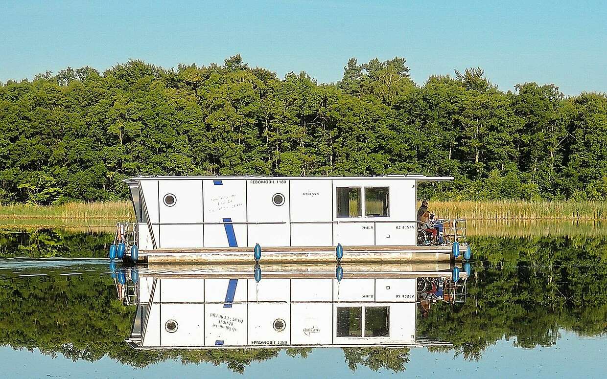 Barrierefreie Hausboottour mit dem Febomobil im Ruppiner Seenland