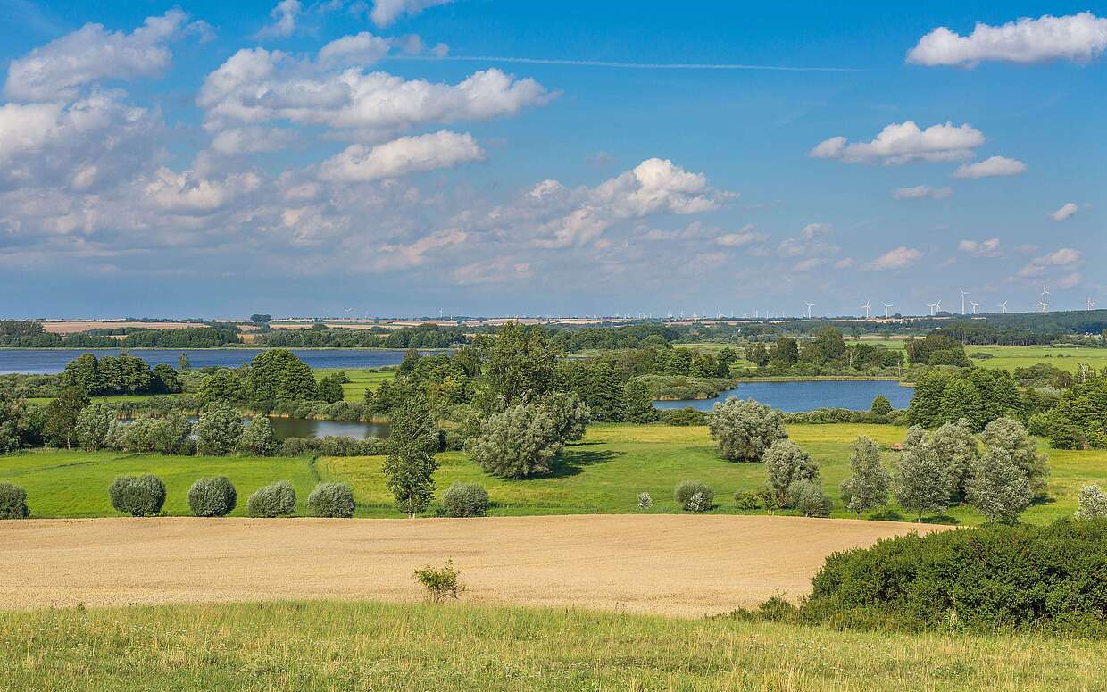 Diesen Blick muss man gesehen haben: Drei-Seen-Blick bei Potzlow in der Uckermark.