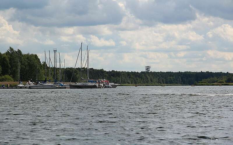 



    
        
                Familientour Senftenberger See,
            
        
                Foto: TMB Tourismus-Marketing Brandenburg GmbH/Sophie Lüttich
            
    
