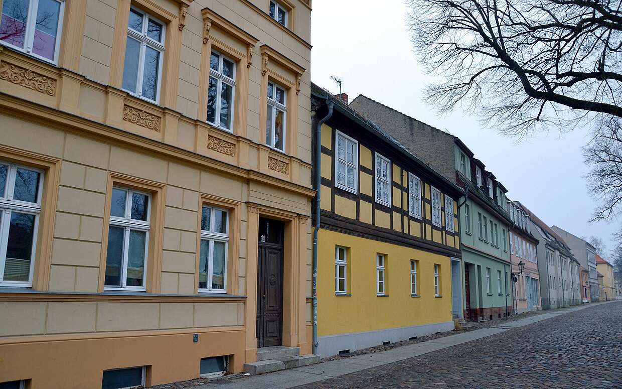 Mittelalterliches Neuruppin: Häuserzeile am Neuen Markt