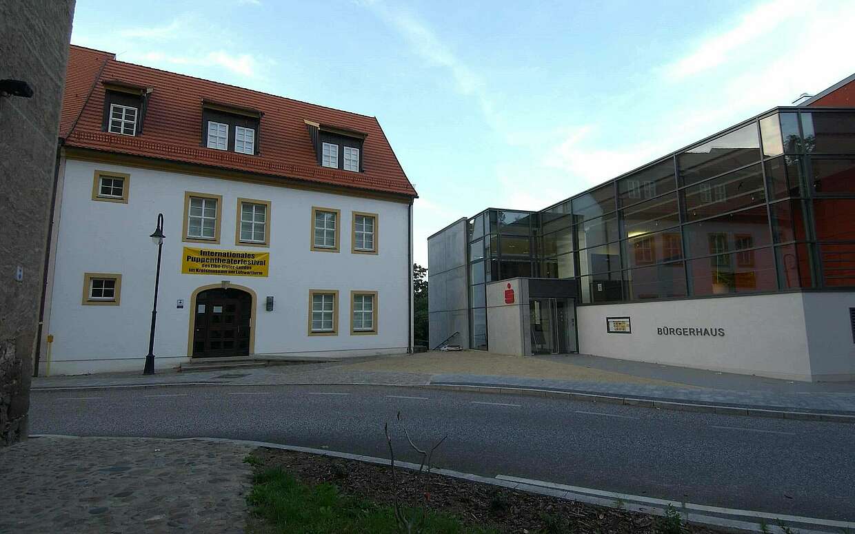 Hier kann die Ausstellung des Marionettenspielertums besucht werden.