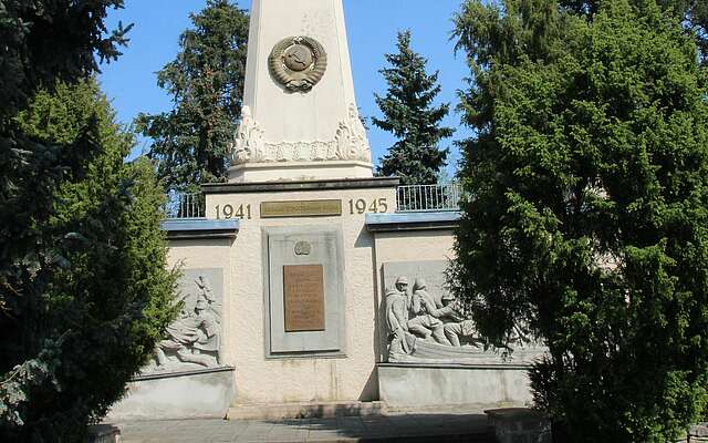 Ehrenfriedhof 5.JPG