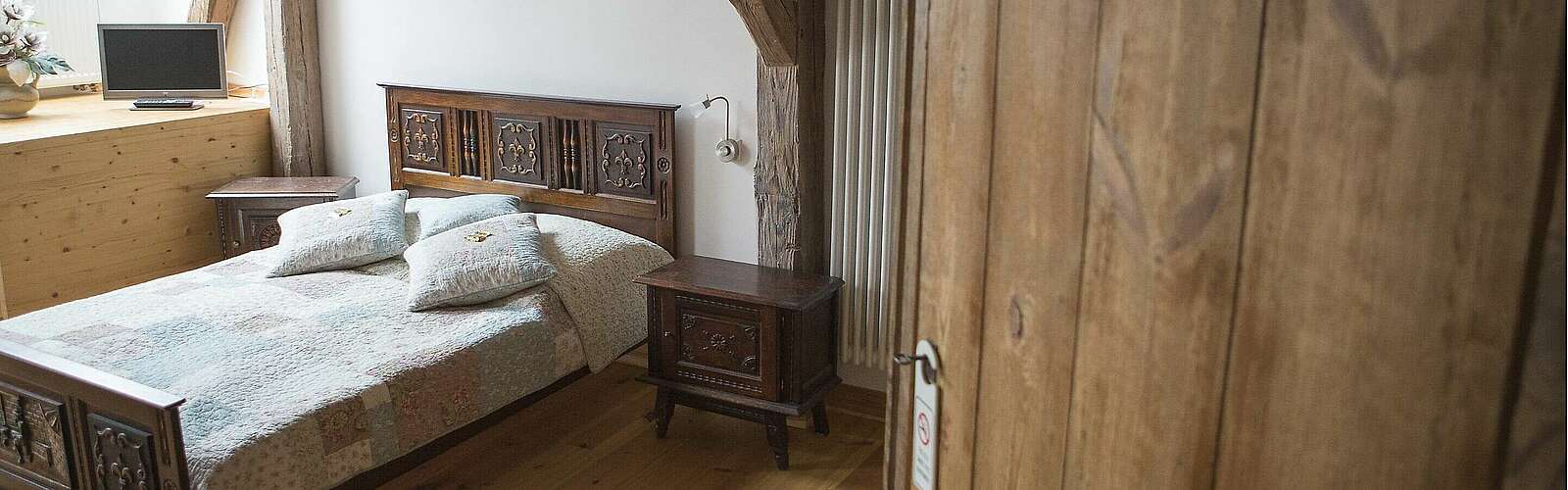 Blick ins historische Schlafzimmer mit bretonischem Bett,
            
        
                Foto: TMB Tourismus-Marketing Brandenburg GmbH/Steffen Lehmann