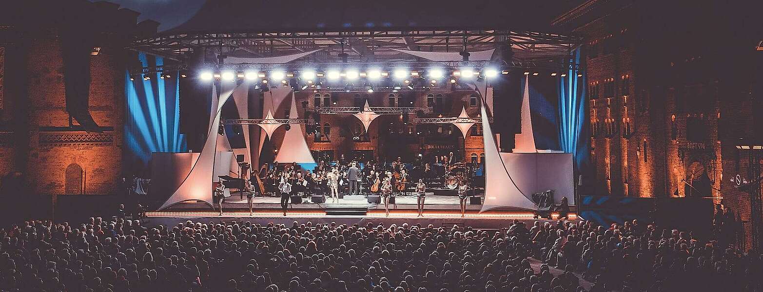 Elblandfestspiele Wittenberge bei Nacht