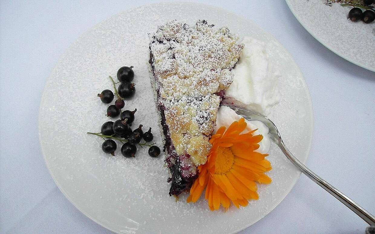 Das Wiesencafé öffnet Andrea Veltjens im April. Das gibt es die süßen Früchte auch als leckeren Kuchen.
