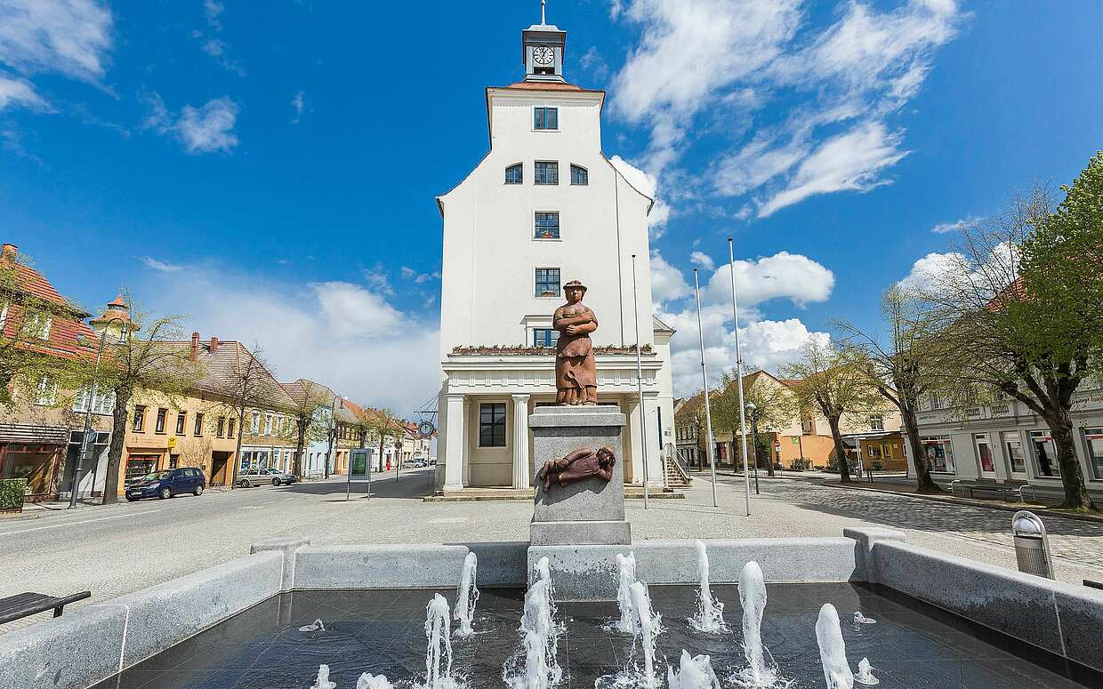 Sabinchenbrunnen vor dem Rathaus