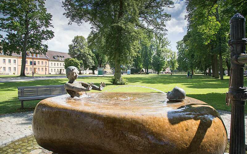 



    
        
                Brunnen in Rheinsberg,
            
        
                Foto: TMB Tourismus-Marketing Brandenburg GmbH/Steffen Lehmann
            
    
