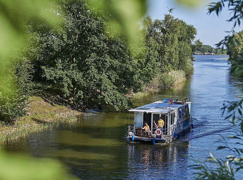 Rechlin Müritz Barrierefreier Urlaub mit der Familie auf dem Hausboot