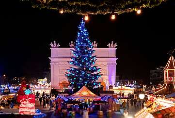 Blauer Lichterglanz am Brandenburger Tor