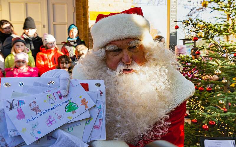 



    
        
                Weihnachtsmann in Himmelpfort,
            
        
                Foto: TMB Tourismus-Marketing Brandenburg GmbH/Steffen Lehmann
            
    

