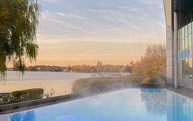 Außenbecken im Resort