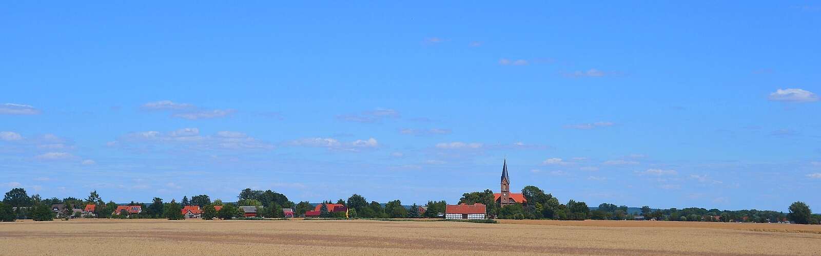 Blick auf das Dorf Neuküstrinchen im Oderbruch