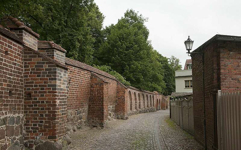 



    
        
                Stadtmauer von Wittstock/Dosse,
            
        
                Foto: AG HIS Arbeitsgemeinschaft Städte mit historischen Stadtkernen/Erik-Jan Ouwerkerk
            
    
