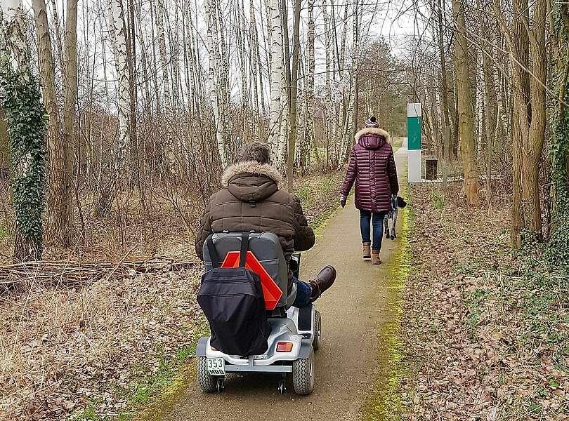 Unterwegs in der Freiluftausstellung Glauer Felder