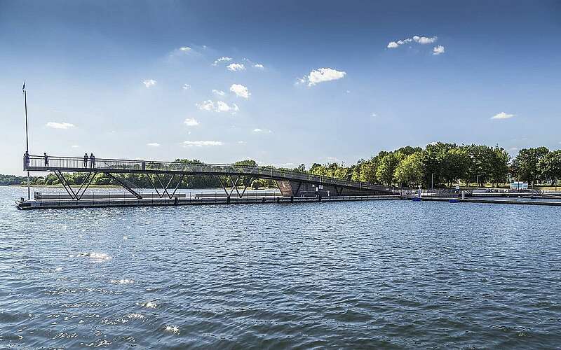 



    
        
                Seebrücke Stadthafen Senftenberg,
            
        
                Foto: TMB Tourismus-Marketing Brandenburg GmbH/Steffen Lehmann
            
    

