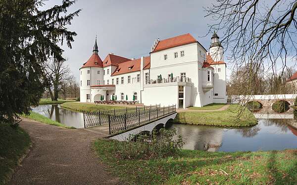 Schloss Fürstlich Drehna mit Gartenanlage