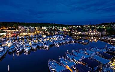 Marina Wolfsbruch bei Nacht