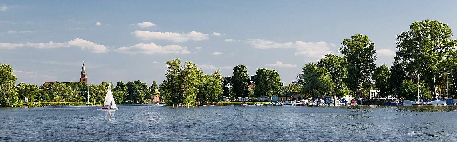 Sicht von der Brandenburger Havel,
        
    

        Foto: Fotograf / Lizenz - Media Import/Yorck Maecke