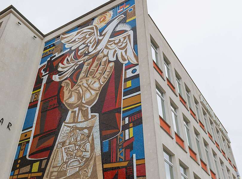 Womacka Wandmosaik Arbeit für den Frieden, ehem. Kaufhaus Magnet in Eisenhüttenstadt