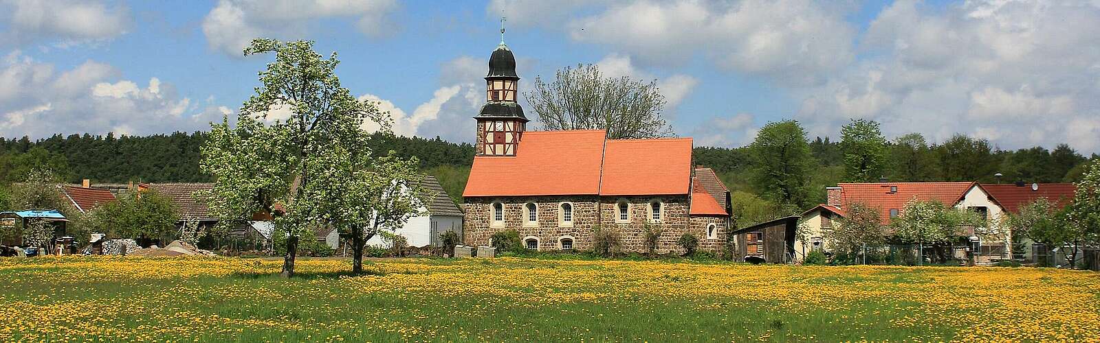 Blick auf die Dorfkirche Raben,
        
    

        Foto: Fotograf / Lizenz - Media Import/Fotograf / Lizenz - Media Import