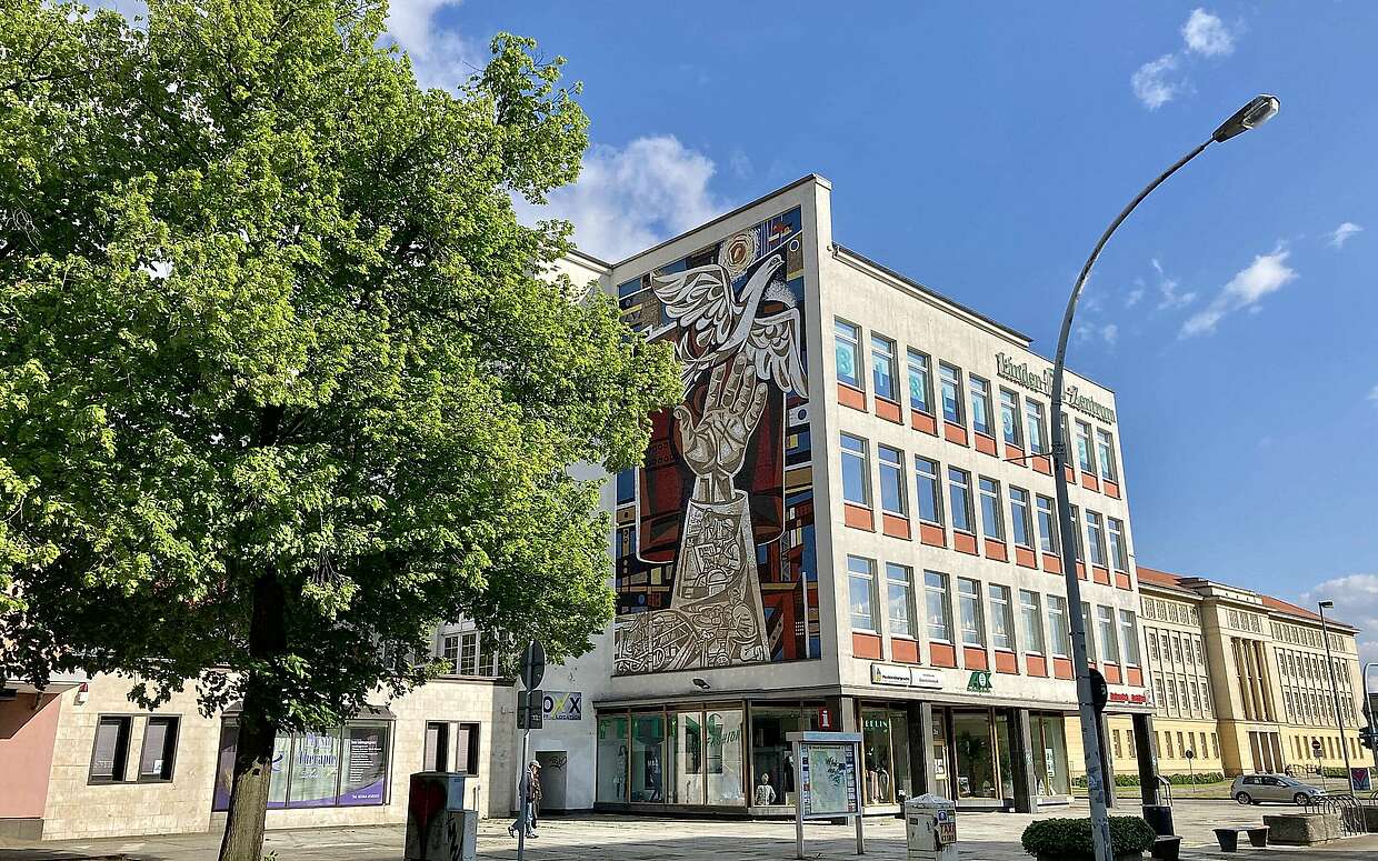 Ehemaliges Kaufhaus Magnet mit Womacka Wandmosaik