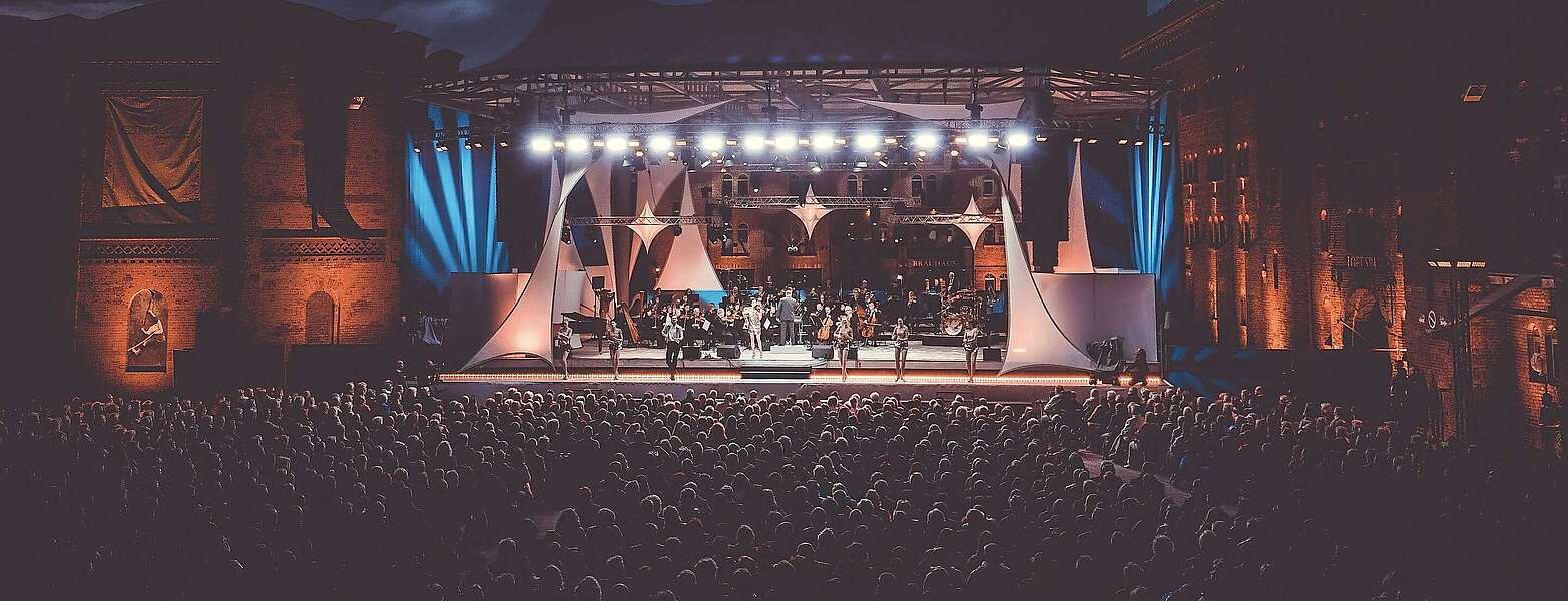 Elblandfestspiele Wittenberge bei Nacht