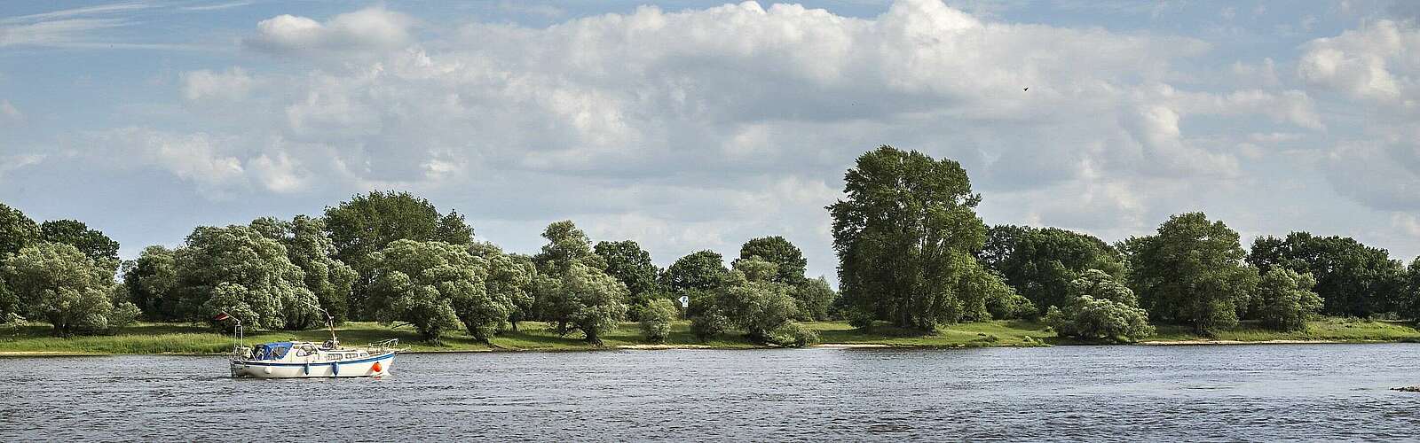 Elbe bei Lenzen,
            
        
                Foto: TMB Tourismus-Marketing Brandenburg GmbH/Steffen Lehmann