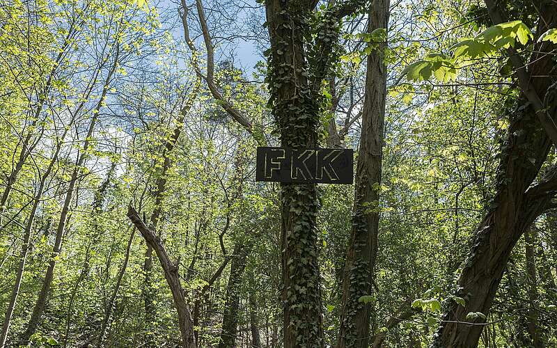 



    
        
                Schild am 66-Seen-Weg bei Woltersdorf,
            
        
                Foto: TMB Tourismus-Marketing Brandenburg GmbH/Steffen Lehmann
            
    

