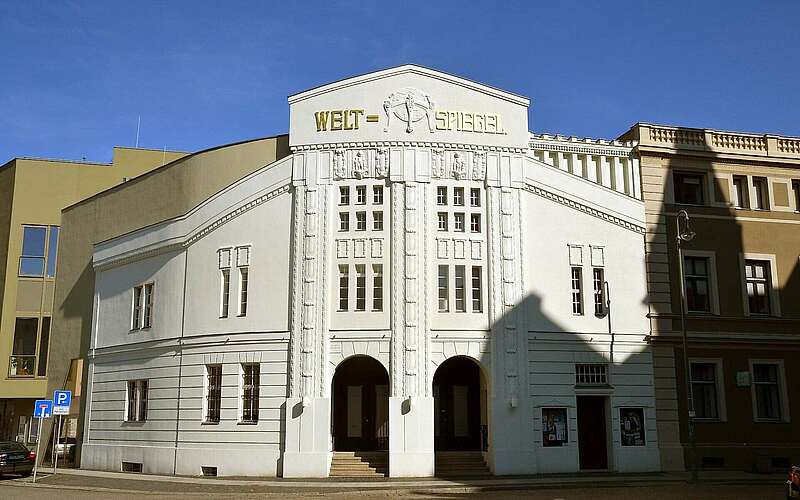 



    
        
                Filmtheater Weltspiegel in Cottbus,
            
        
                Foto: TMB Tourismus-Marketing Brandenburg GmbH/Matthias Schäfer
            
    
