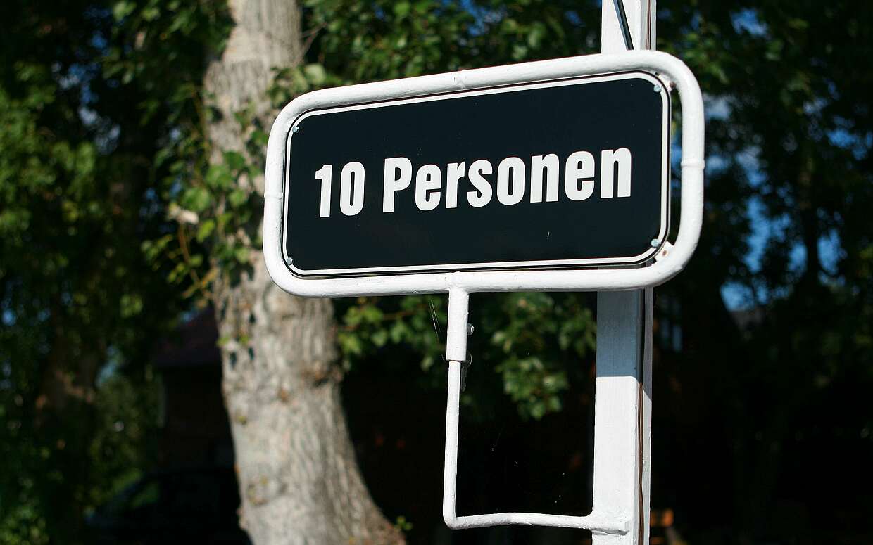 Auslastungsschild auf der Fähre Leißnitz
