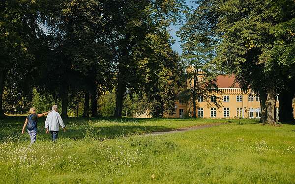Spaziergang im Schlosspark Petzow