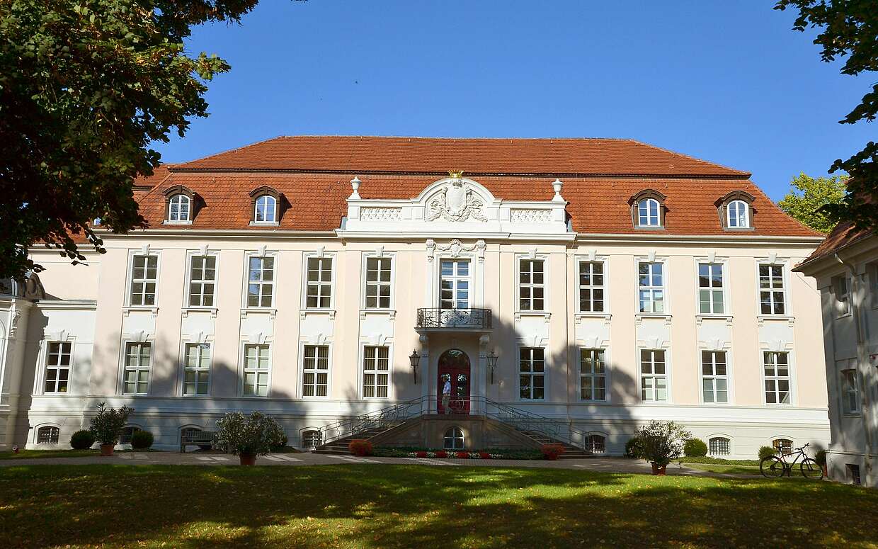 Im ehemaligen Zieten-Schloss ist heute die Deutsche Richterakademie beheimatet.