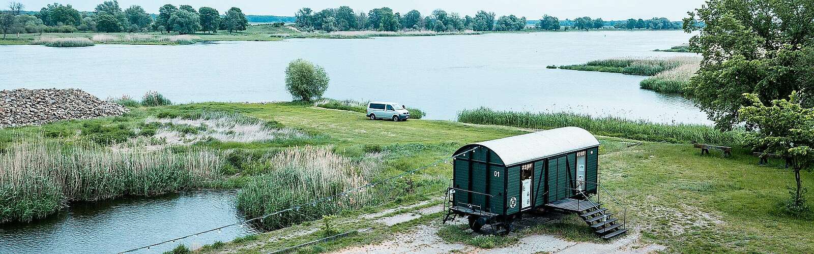 Van im Hafen Groß Neuendorf,
            
        
                Foto: TMB Tourismus-Marketing Brandenburg GmbH/Steffen Lehmann