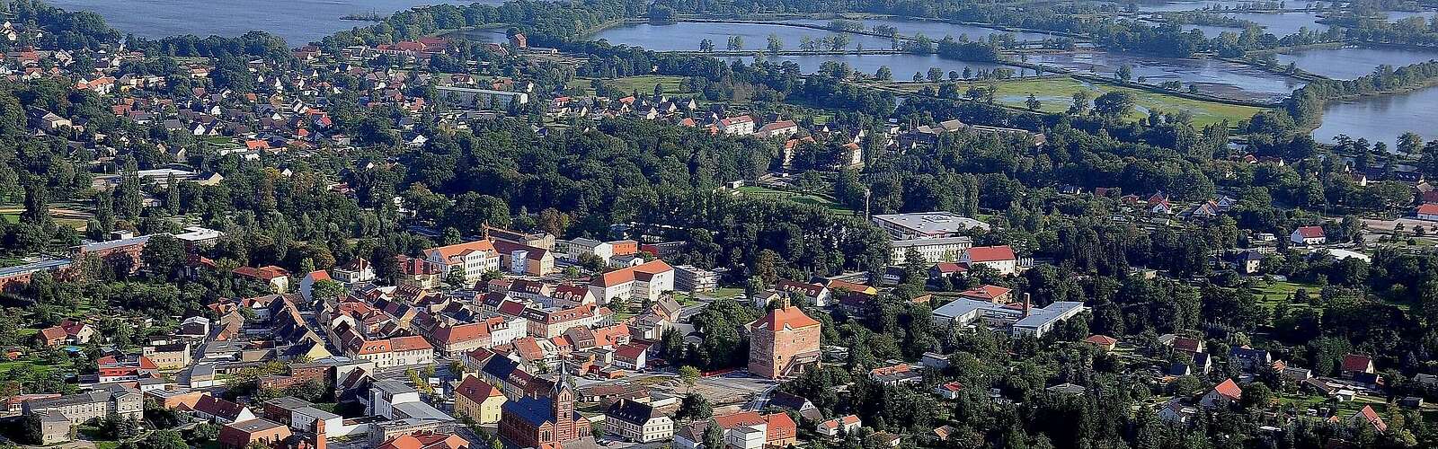 Blick über Peitz, Luftbild mit Teichen,
            
        
                Foto: Amt Peitz/Kein Urheber bekannt